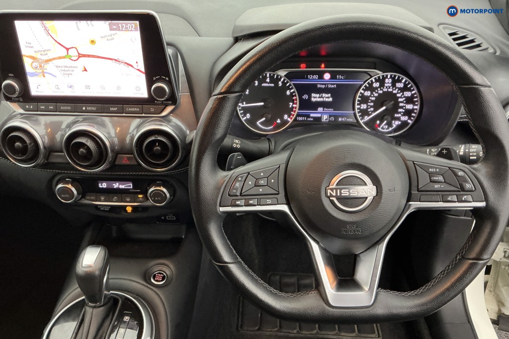Nissan Juke N-Connecta Automatic Petrol SUV - Stock Number (1581320) - 1st supplementary image
