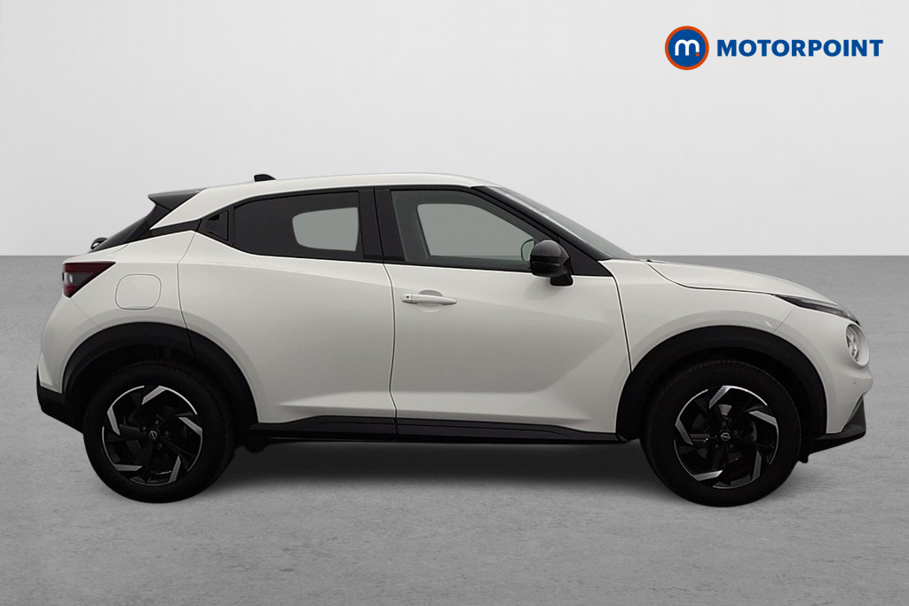 Nissan Juke N-Connecta Automatic Petrol SUV - Stock Number (1581320) - Drivers side