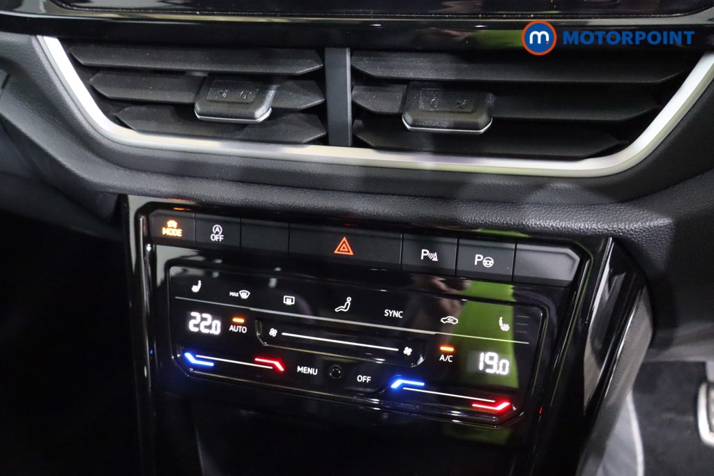 Volkswagen T-Roc R-Line Manual Petrol SUV - Stock Number (1582035) - 11th supplementary image