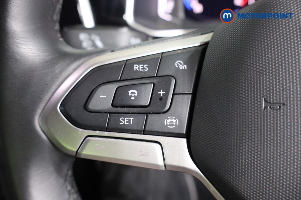 Volkswagen T-Roc R-Line Manual Petrol SUV - Stock Number (1582035) - 13th supplementary image