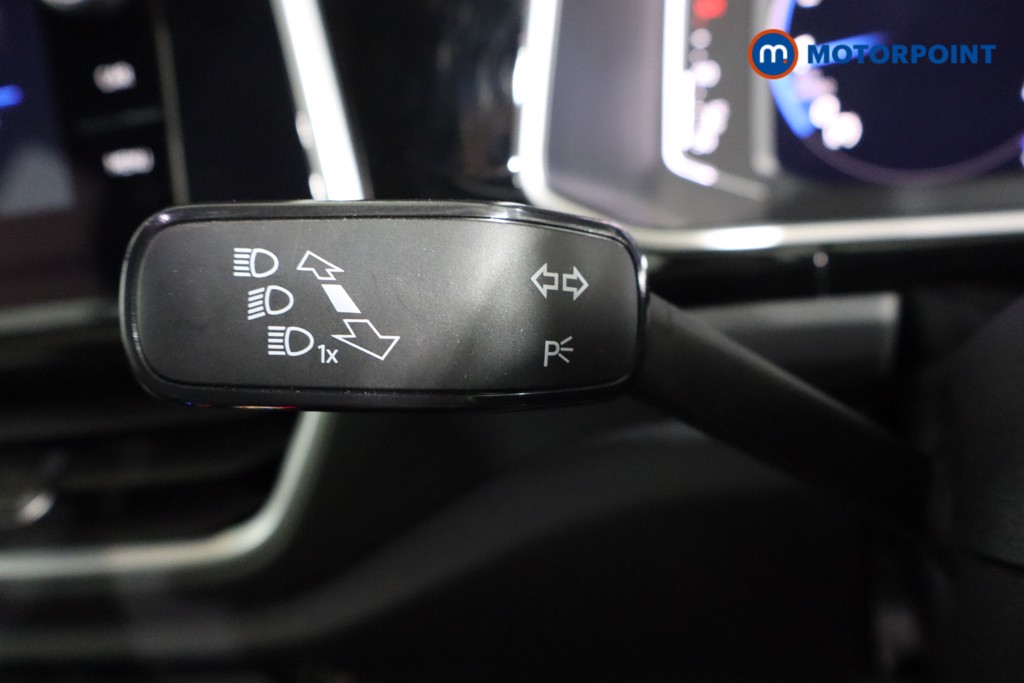 Volkswagen T-Roc R-Line Manual Petrol SUV - Stock Number (1582035) - 15th supplementary image