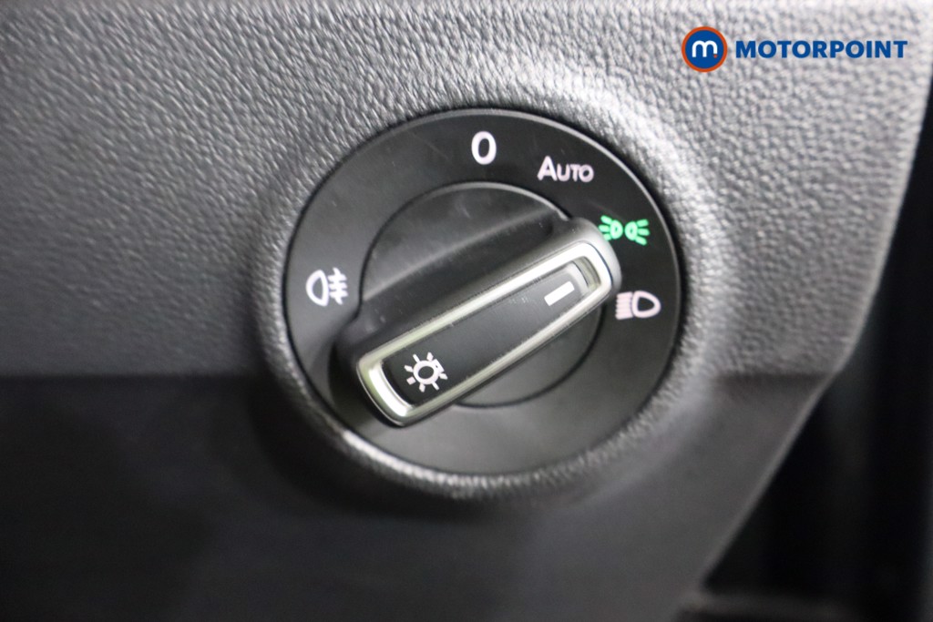 Volkswagen T-Roc R-Line Manual Petrol SUV - Stock Number (1582035) - 17th supplementary image