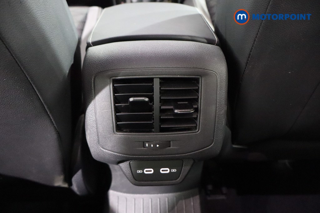 Volkswagen T-Roc R-Line Manual Petrol SUV - Stock Number (1582035) - 22nd supplementary image