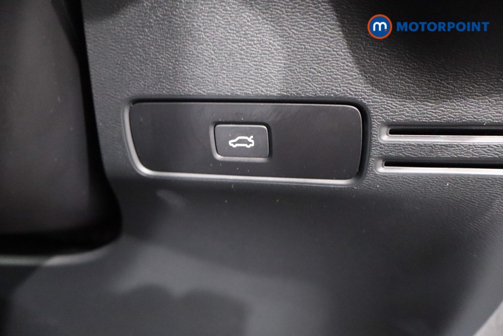 Volvo Xc40 Plus Automatic Petrol SUV - Stock Number (1582850) - 21st supplementary image