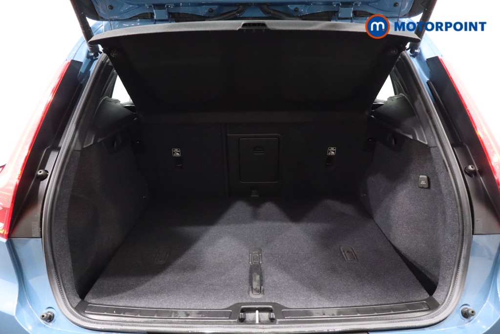 Volvo Xc40 Plus Automatic Petrol SUV - Stock Number (1582850) - 41st supplementary image