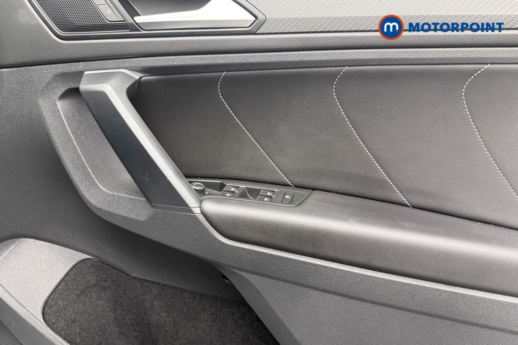 Volkswagen Tiguan R-Line Automatic Petrol SUV - Stock Number (1583959) - 18th supplementary image