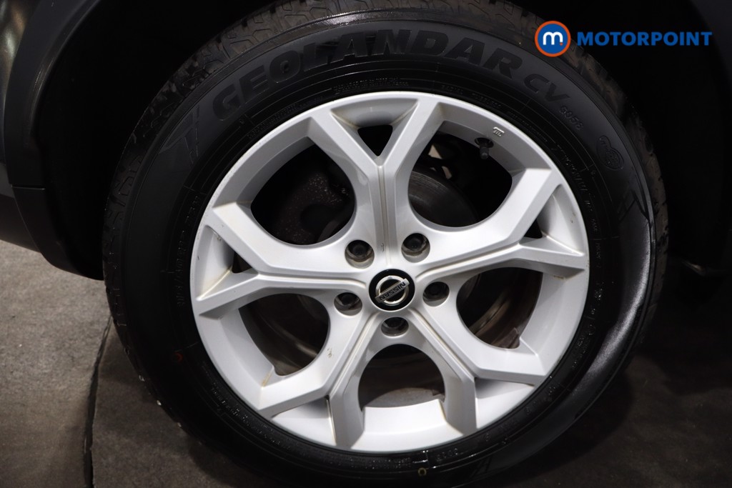 Nissan Juke N-Connecta Manual Petrol SUV - Stock Number (1584268) - 9th supplementary image