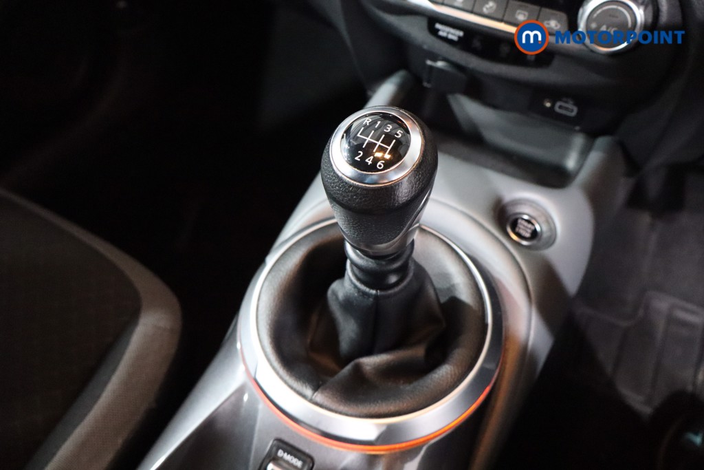 Nissan Juke N-Connecta Manual Petrol SUV - Stock Number (1584268) - 14th supplementary image