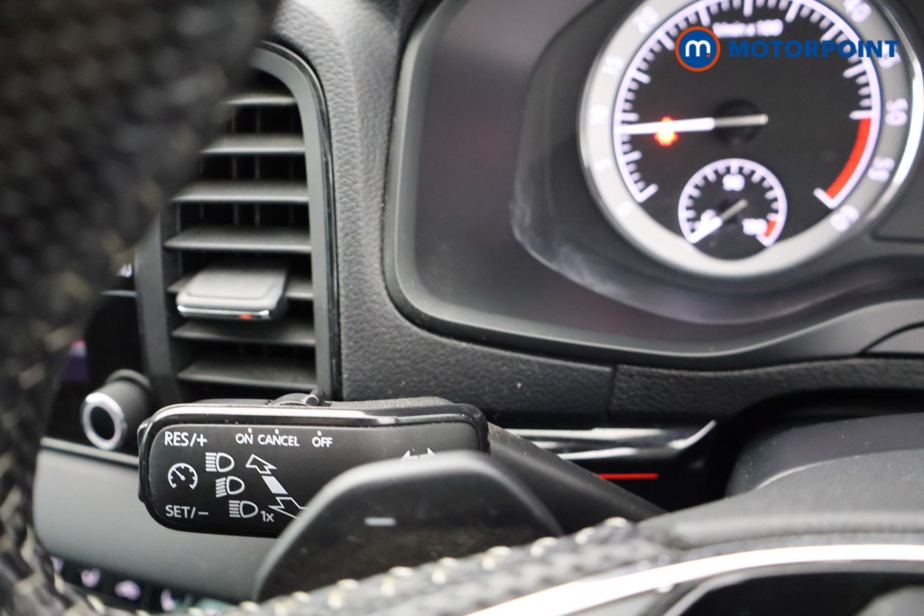 Skoda Karoq Sport Line Automatic Diesel SUV - Stock Number (1584491) - 4th supplementary image