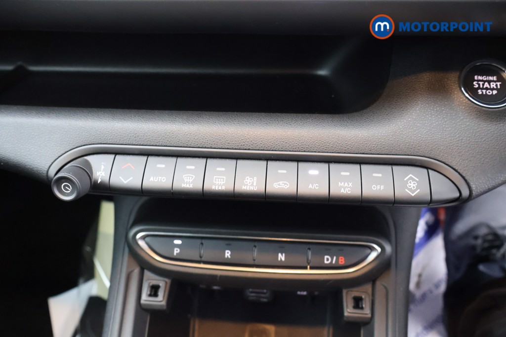 Jeep Avenger Summit Automatic Electric SUV - Stock Number (1584680) - 12th supplementary image