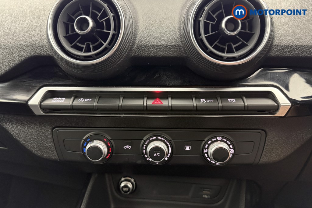 Audi Q2 Black Edition Manual Petrol SUV - Stock Number (1585037) - 9th supplementary image