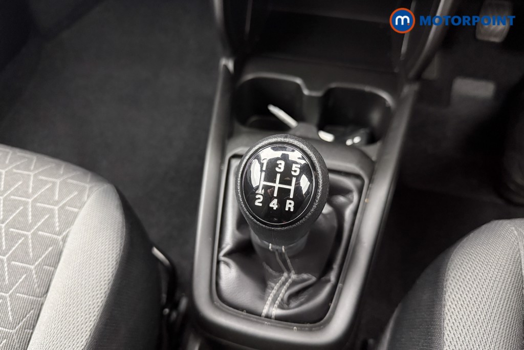 Suzuki Swift Motion Manual Petrol Hatchback - Stock Number (1585094) - 9th supplementary image