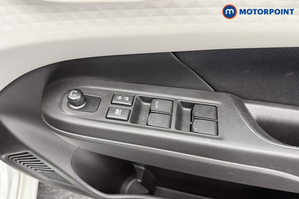 Suzuki Swift Motion Manual Petrol Hatchback - Stock Number (1585094) - 11th supplementary image