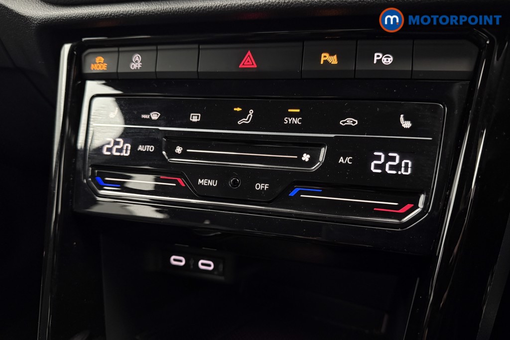 Volkswagen T-Roc R-Line Manual Petrol SUV - Stock Number (1585174) - 13th supplementary image