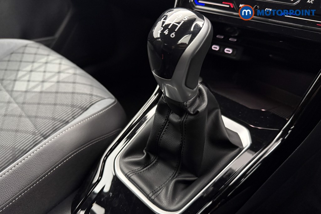 Volkswagen T-Roc R-Line Manual Petrol SUV - Stock Number (1585174) - 14th supplementary image