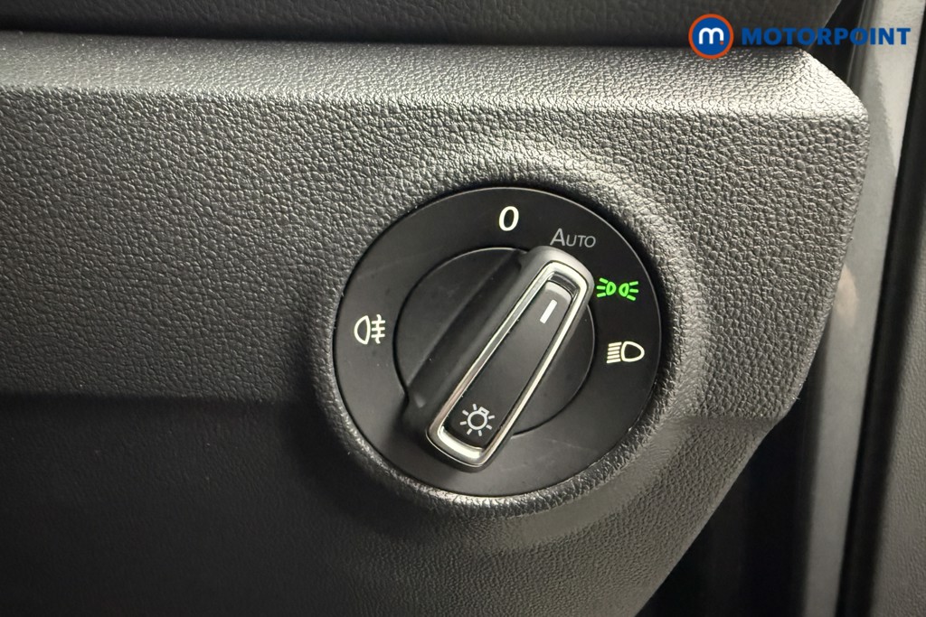 Volkswagen T-Roc R-Line Manual Petrol SUV - Stock Number (1585174) - 17th supplementary image