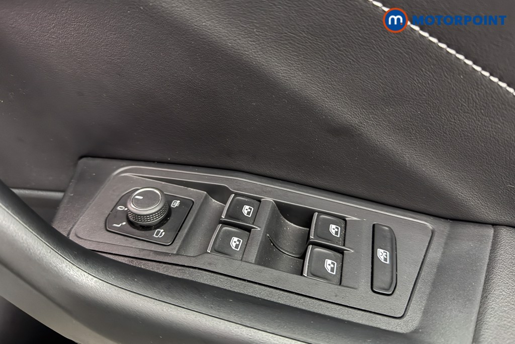 Volkswagen T-Roc R-Line Manual Petrol SUV - Stock Number (1585174) - 19th supplementary image