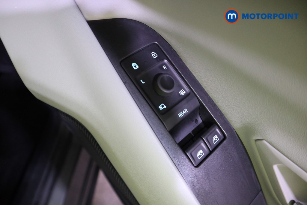 Ford Explorer Select Automatic Electric SUV - Stock Number (1586201) - 11th supplementary image
