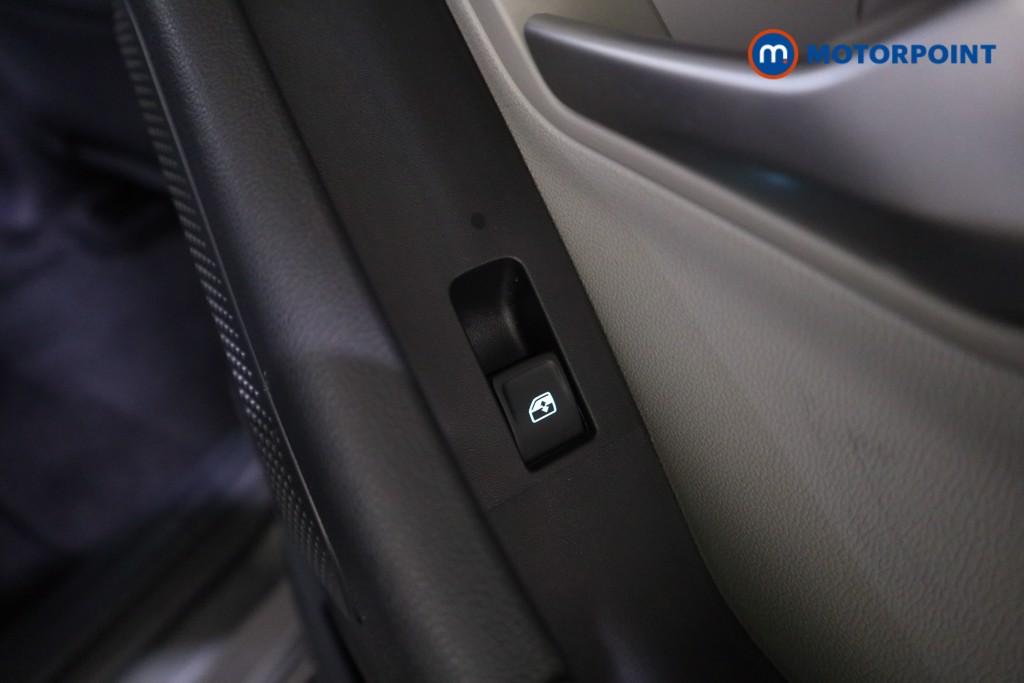 Ford Explorer Select Automatic Electric SUV - Stock Number (1586201) - 17th supplementary image