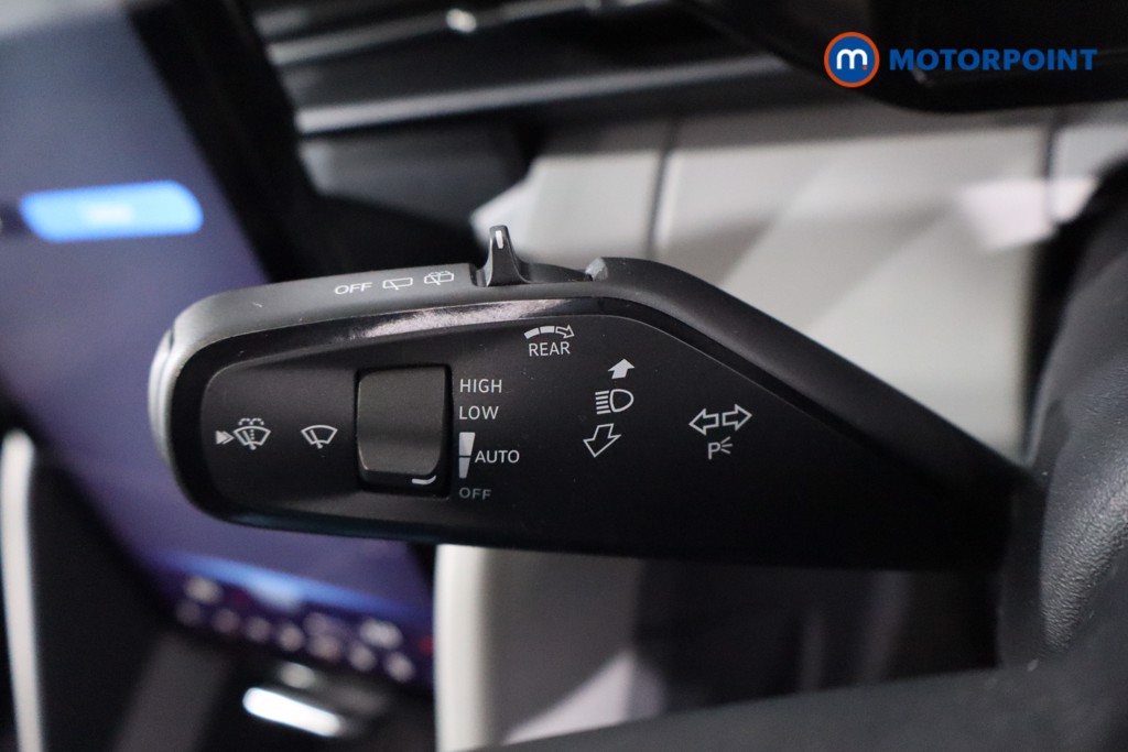 Ford Explorer Select Automatic Electric SUV - Stock Number (1586206) - 16th supplementary image