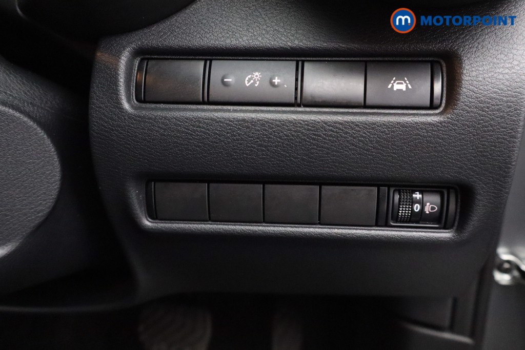 Nissan Juke N-Connecta Automatic Petrol-Electric Hybrid SUV - Stock Number (1586539) - 14th supplementary image