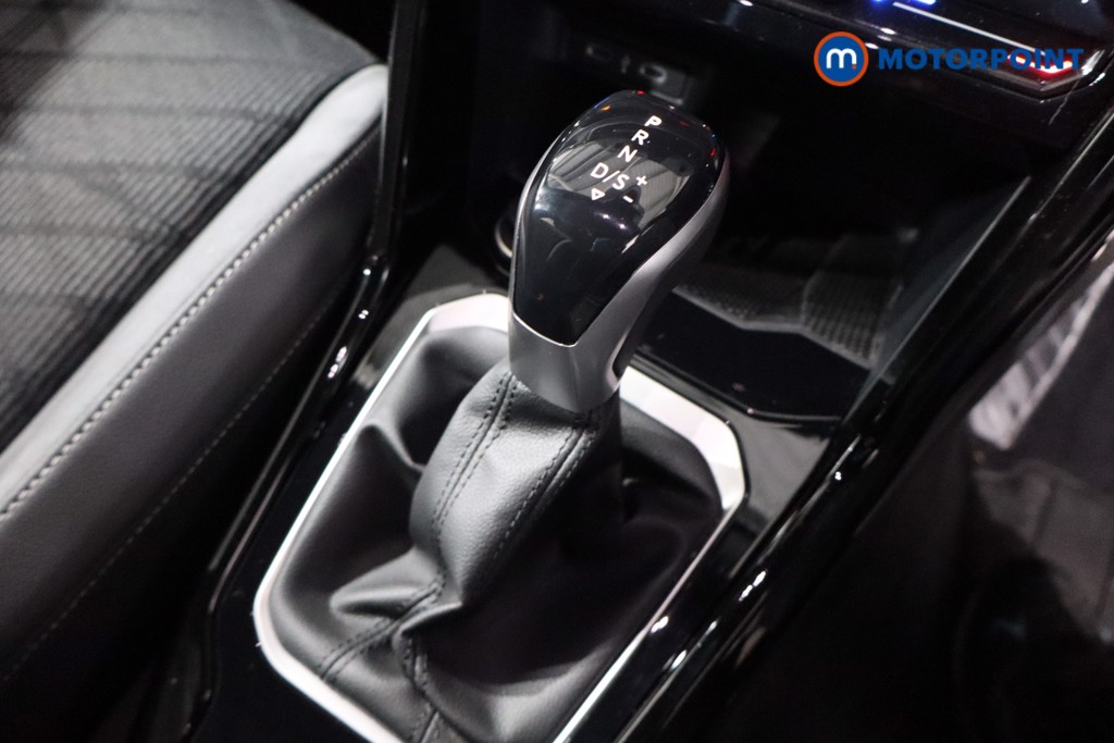 Volkswagen T-Roc R-Line Automatic Petrol SUV - Stock Number (1586899) - 14th supplementary image