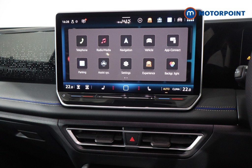Volkswagen Tiguan R-Line Automatic Petrol SUV - Stock Number (1586904) - 18th supplementary image