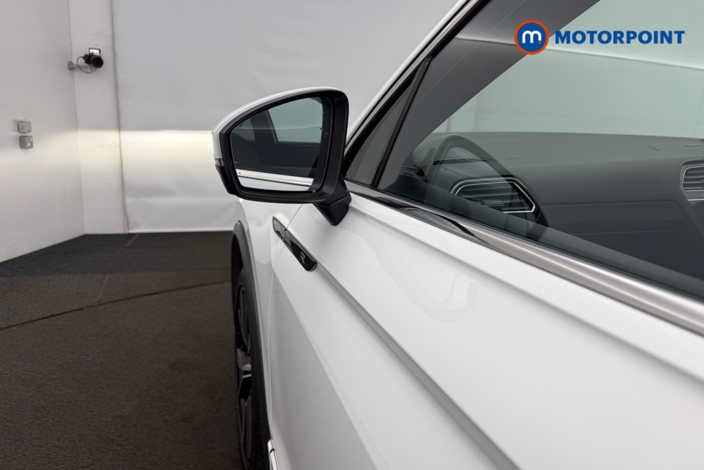 Volkswagen Tiguan Allspace Elegance Automatic Petrol SUV - Stock Number (1586947) - 31st supplementary image