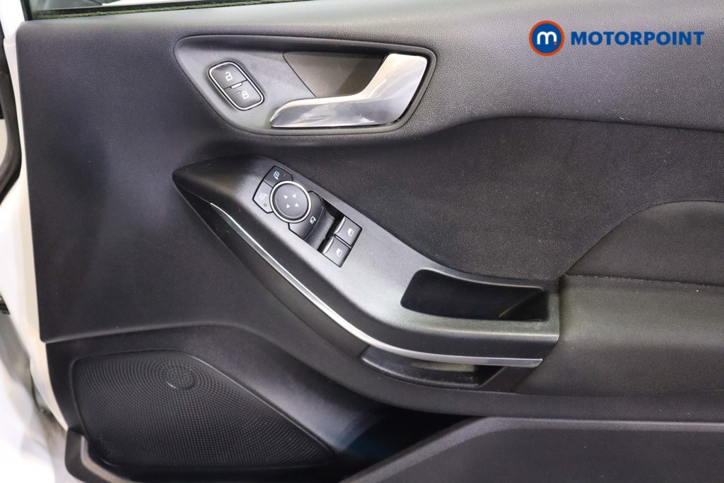 Ford Fiesta Titanium Manual Petrol Hatchback - Stock Number (1587326) - 9th supplementary image