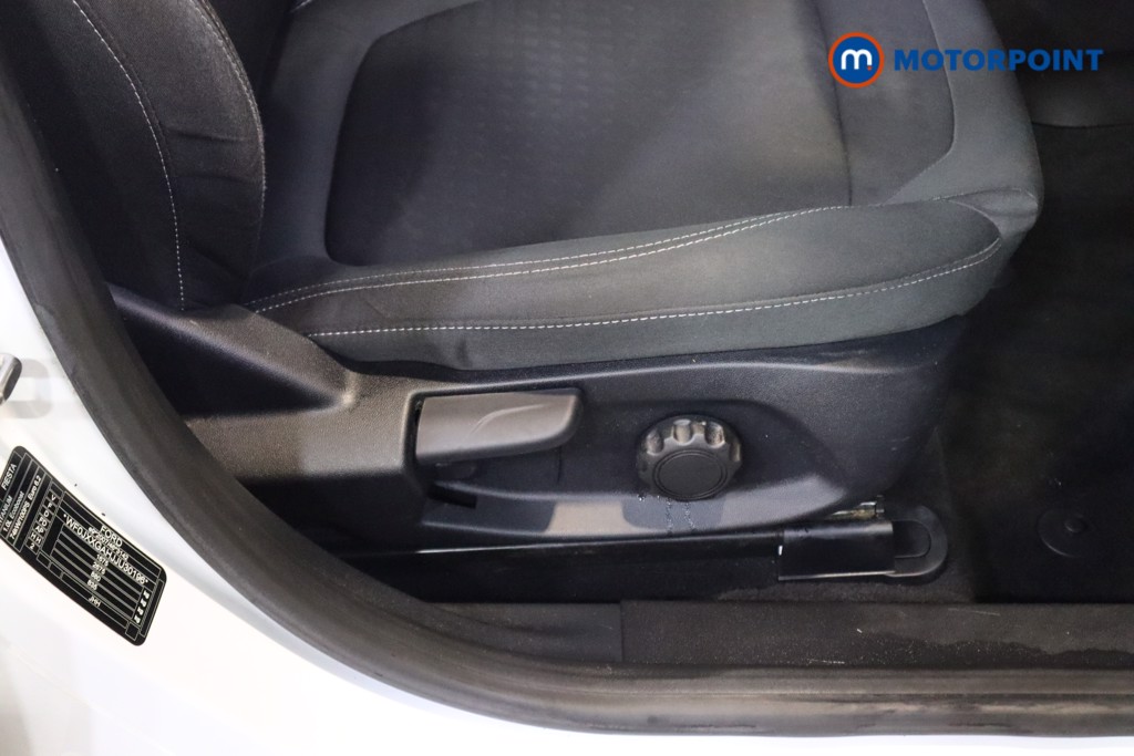 Ford Fiesta Titanium Manual Petrol Hatchback - Stock Number (1587326) - 16th supplementary image