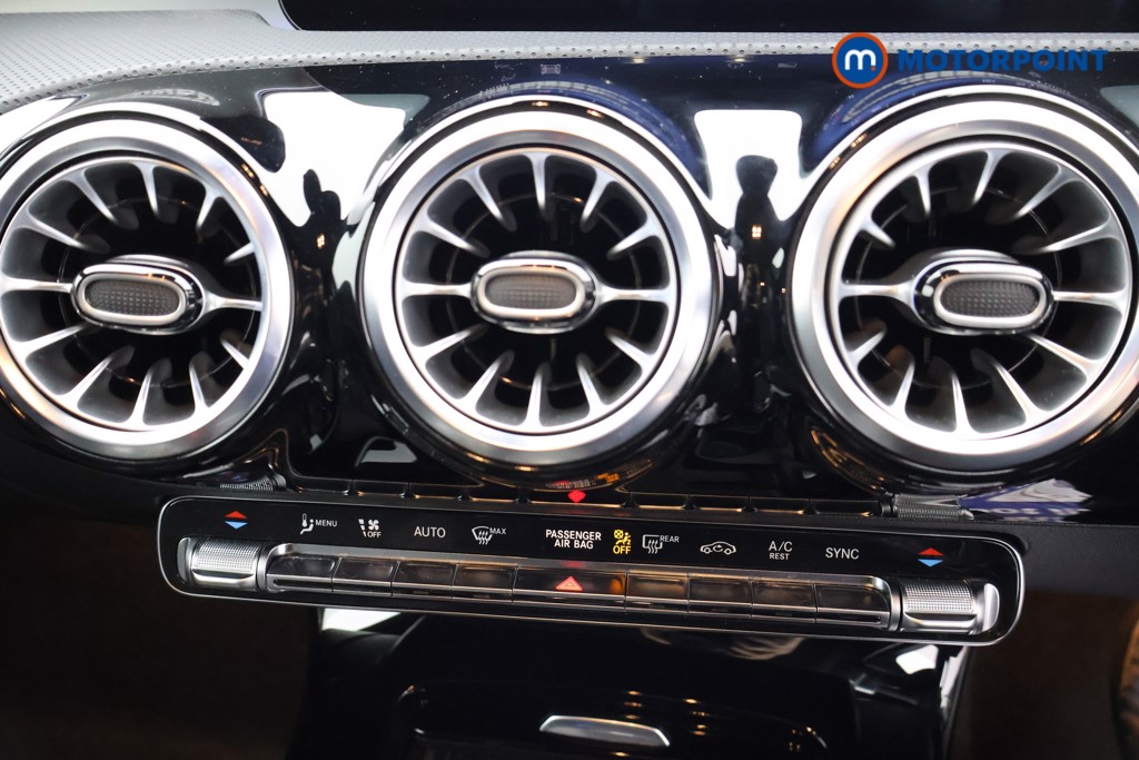 Mercedes-Benz A Class Amg Line Automatic Diesel Hatchback - Stock Number (1587328) - 12th supplementary image