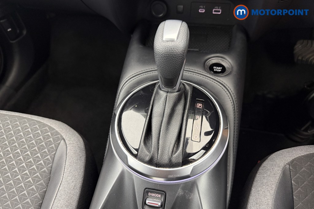 Nissan Juke N-Connecta Automatic Petrol-Electric Hybrid SUV - Stock Number (1587955) - 10th supplementary image