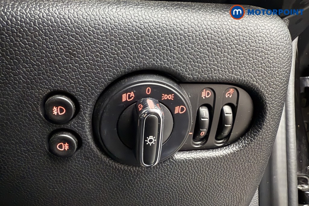 Mini Hatchback Cooper Classic Manual Petrol Hatchback - Stock Number (1588060) - 15th supplementary image