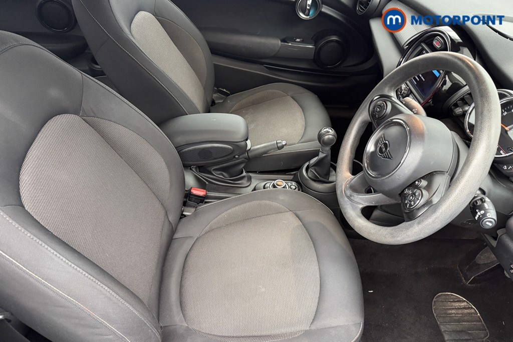 Mini Hatchback Cooper Classic Manual Petrol Hatchback - Stock Number (1588060) - 18th supplementary image