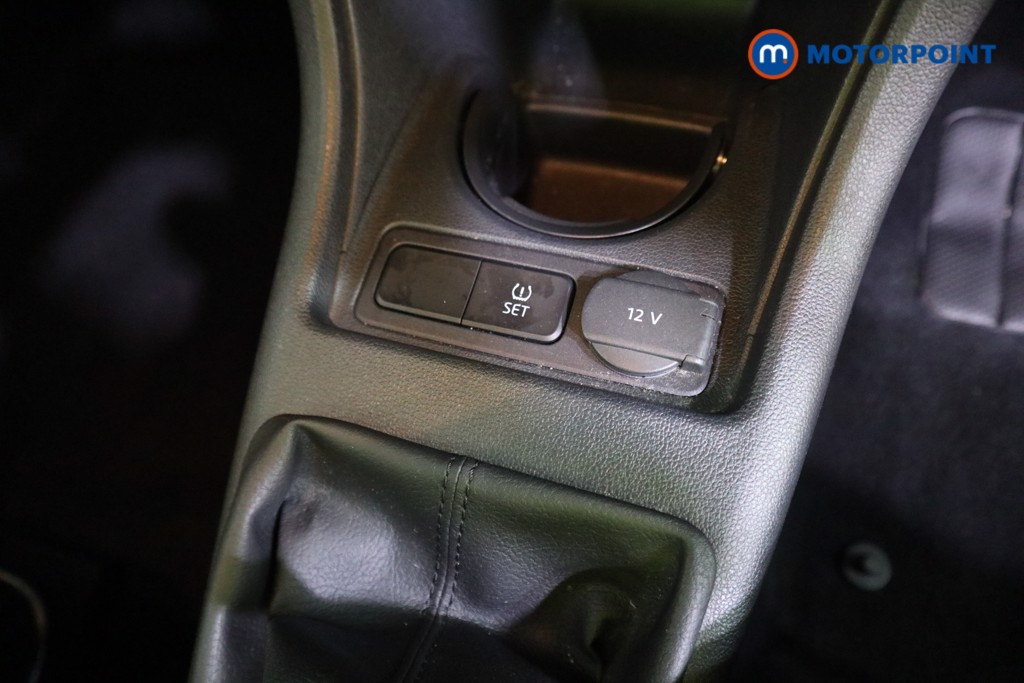 Volkswagen UP Move Up Manual Petrol Hatchback - Stock Number (1588182) - 5th supplementary image
