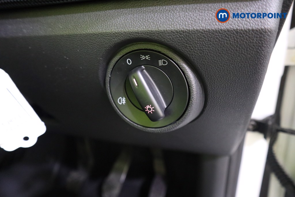 Volkswagen UP Move Up Manual Petrol Hatchback - Stock Number (1588182) - 7th supplementary image