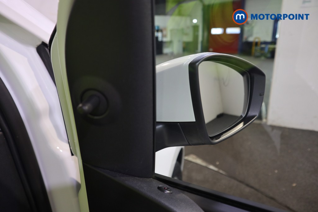 Volkswagen UP Move Up Manual Petrol Hatchback - Stock Number (1588182) - 10th supplementary image