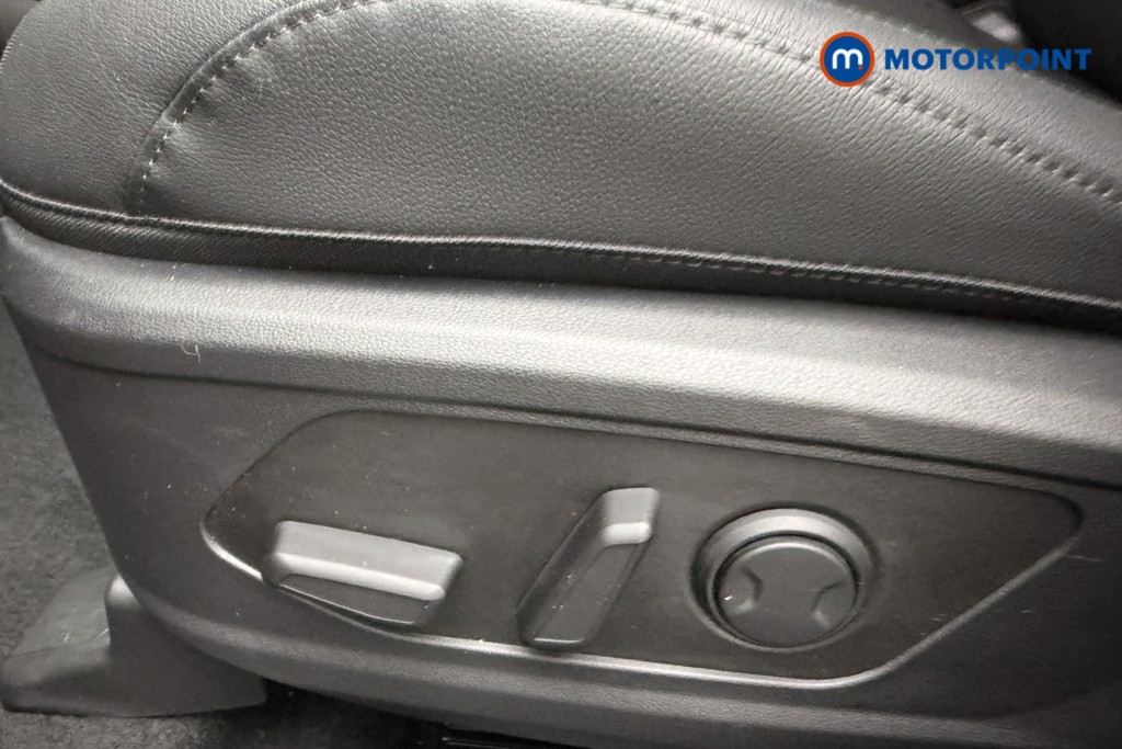 Hyundai Tucson Premium Manual Petrol SUV - Stock Number (1588220) - 19th supplementary image
