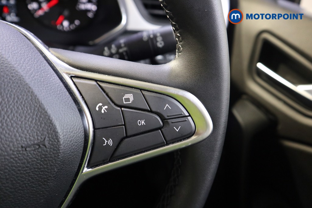 Renault Captur Iconic Manual Petrol SUV - Stock Number (1588291) - 4th supplementary image