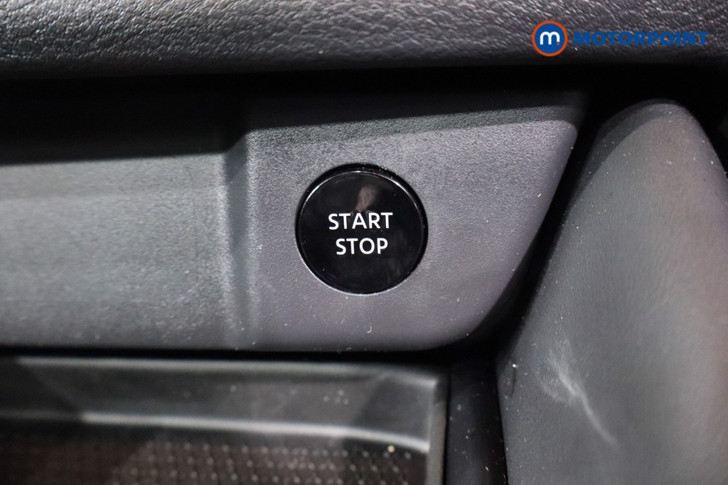 Nissan Qashqai N-Connecta Automatic Petrol-Electric Hybrid SUV - Stock Number (1588359) - 13th supplementary image