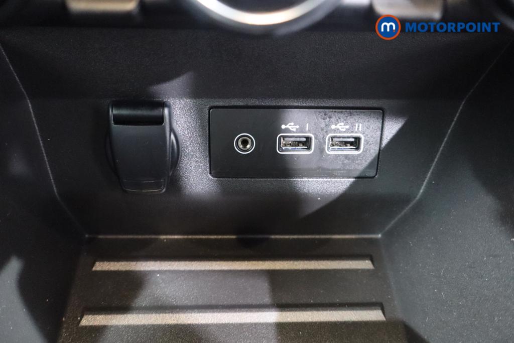 Renault Clio Evolution Manual Petrol Hatchback - Stock Number (1588405) - 4th supplementary image