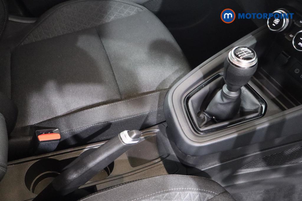 Renault Clio Evolution Manual Petrol Hatchback - Stock Number (1588405) - 5th supplementary image