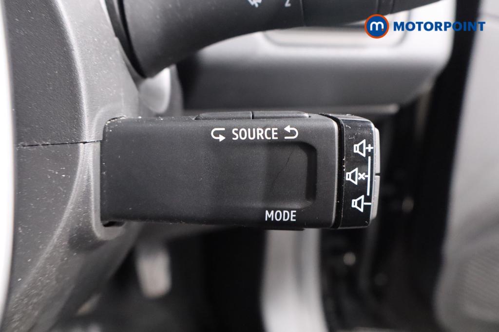 Renault Clio Evolution Manual Petrol Hatchback - Stock Number (1588405) - 12th supplementary image