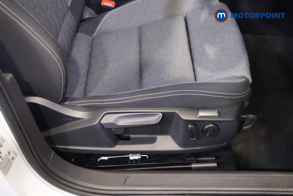 Volkswagen Passat Se Nav Automatic Petrol Estate - Stock Number (1588912) - 17th supplementary image