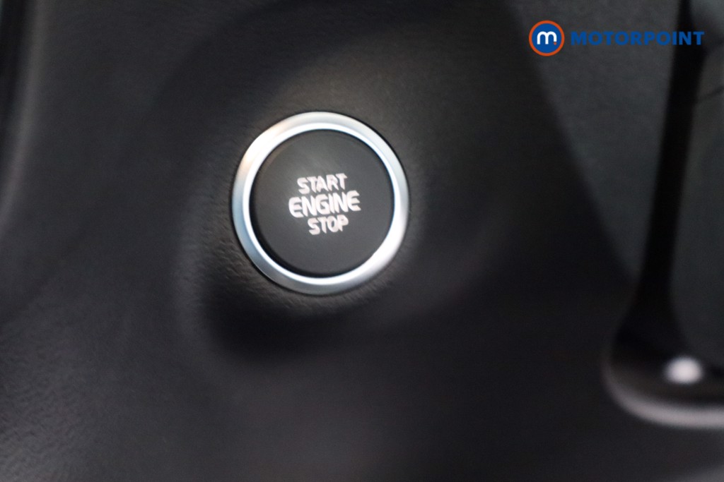 Volvo Xc40 Core Automatic Petrol SUV - Stock Number (1589088) - 13th supplementary image