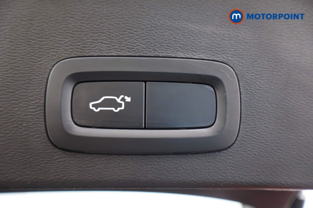 Volvo Xc40 Core Automatic Petrol SUV - Stock Number (1589088) - 36th supplementary image