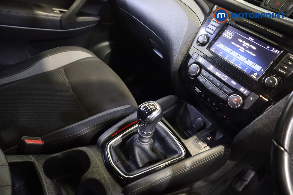 Nissan Qashqai Acenta Premium Manual Diesel SUV - Stock Number (1589131) - 7th supplementary image