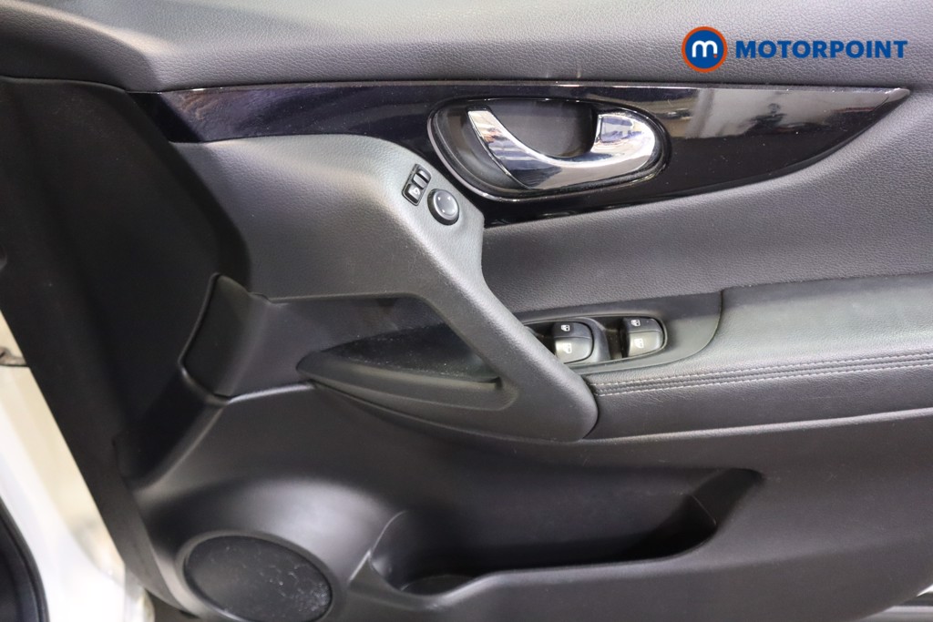 Nissan Qashqai Acenta Premium Manual Diesel SUV - Stock Number (1589131) - 9th supplementary image