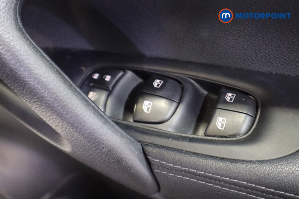 Nissan Qashqai Acenta Premium Manual Diesel SUV - Stock Number (1589131) - 11th supplementary image
