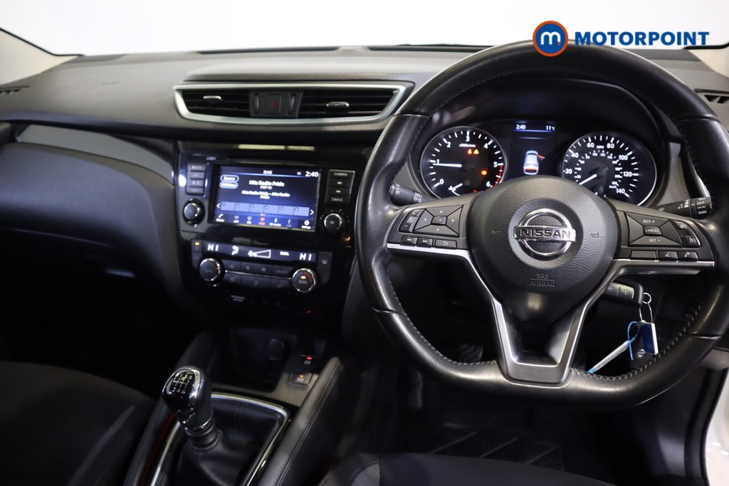 Nissan Qashqai Acenta Premium Manual Diesel SUV - Stock Number (1589131) - 1st supplementary image